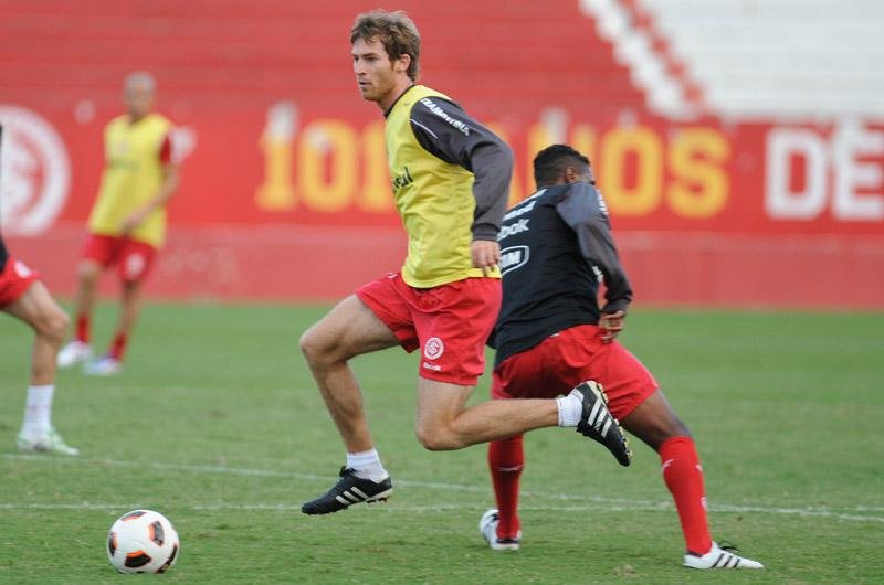 Bolatti pode entrar no lugar de Gui&ntilde;azu contra o Cruzeiro