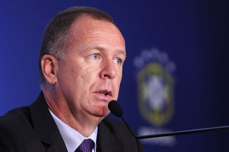Mano avisa que n&atilde;o vai liberar jogadores a clubes durante prepara&ccedil;&atilde;o