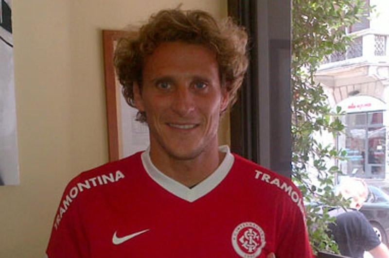 Inter anuncia contrata&ccedil;&atilde;o de Diego Forl&aacute;n