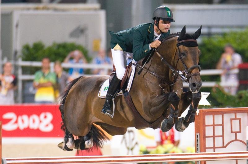 Rodrigo Pessoa ser&aacute; porta-bandeira do Brasil na abertura da Olimp&iacute;ada