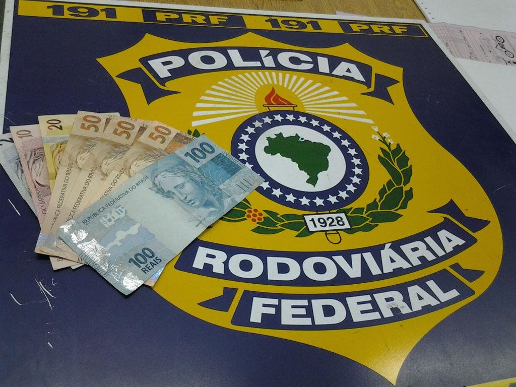 Dinheiro apreendido com motorista