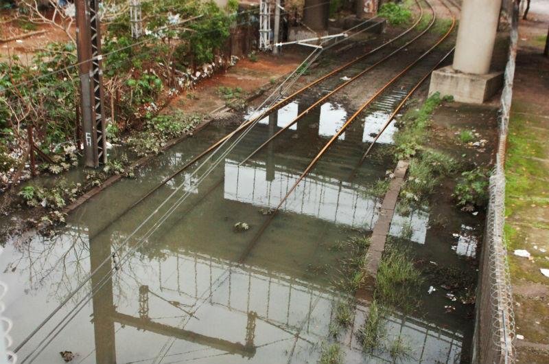 Trilhos seguem alagados em Porto Alegre