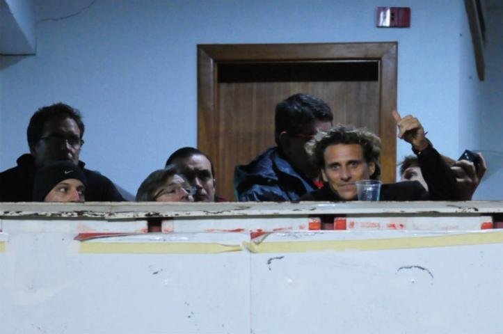 Uruguaio Diego Forl&aacute;n foi apresentado no Inter neste s&aacute;bado