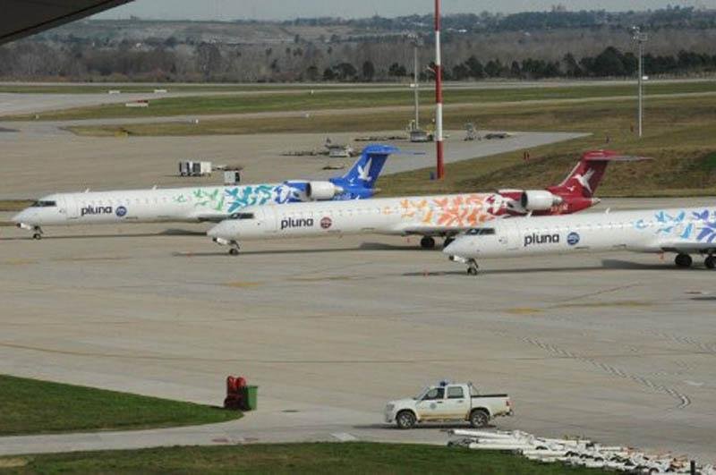 Companhia a&eacute;rea cancelou voos entre Porto Alegre e Montevid&eacute;u sem avisar passageiros