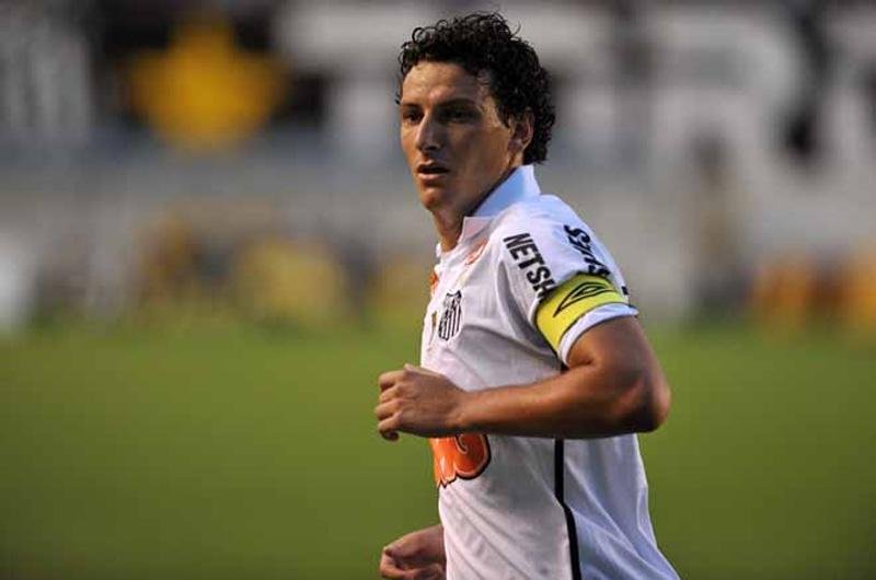 Jogador ser&aacute; apresentado pelo Gr&ecirc;mio na ter&ccedil;a-feira