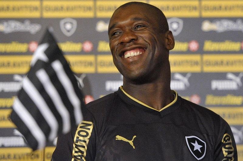 Seedorf foi apresentado nesta segunda-feira ao Botafogo