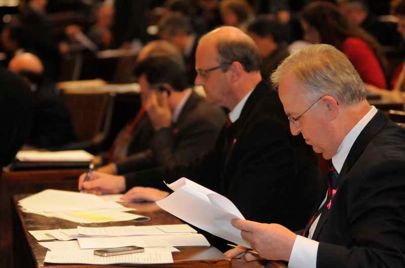 Com cr&iacute;ticas da oposi&ccedil;&atilde;o, Assembleia Legislativa do RS aprova LDO 2013