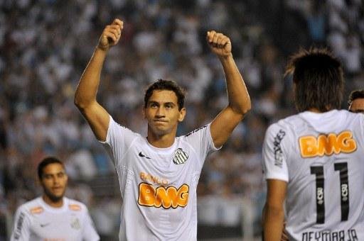 Santos complica sa&iacute;da de Ganso, mas Inter segue na expectativa