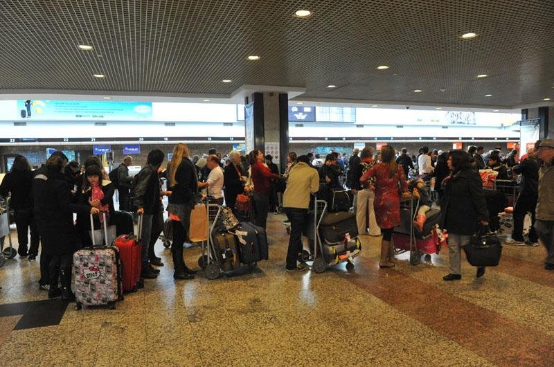 Tamb&eacute;m foram registrados atrados em chegadas procedentes do Peru, do Recife e de Curitiba
