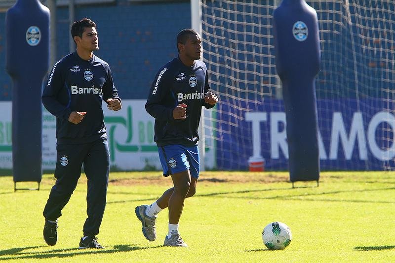 Tony, ao lado de Fernando, confia no poder de marca&ccedil;&atilde;o do Gr&ecirc;mio para parar Seedorf
