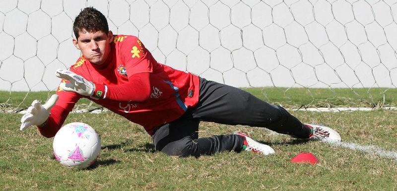 Rafael Cabral sofreu um trauma no osso do cotovelo e n&atilde;o poder&aacute; atuar pela Sele&ccedil;&atilde;o Brasileira 
