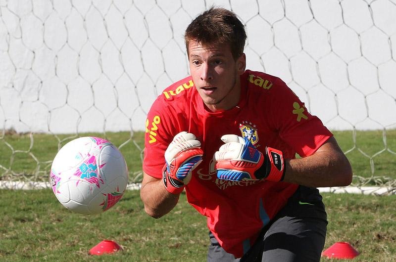 Neto afirmou nunca ter visto uma contus&atilde;o com bonecos utilizados em treino