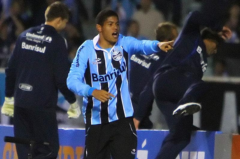 Leandro ser&aacute; poupado da partida contra o Fluminense
