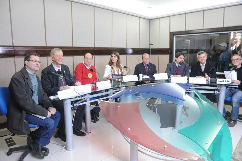 R&aacute;dio Gua&iacute;ba promoveu debate aos candidatos a prefeitira de Porto Alegre