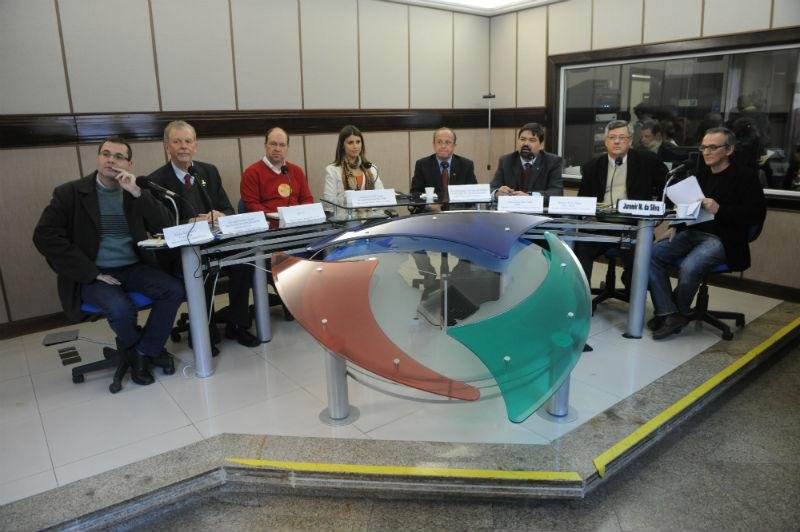 Candidatos a prefeito de Porto Alegre se reuniram para debate na r&aacute;dio Gua&iacute;ba
