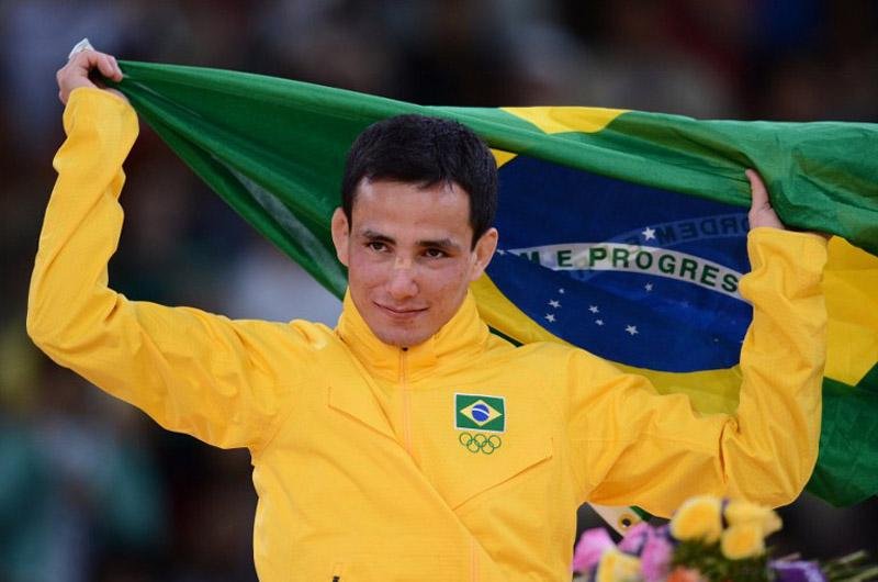 Judoca ficou emocionado no p&oacute;dio