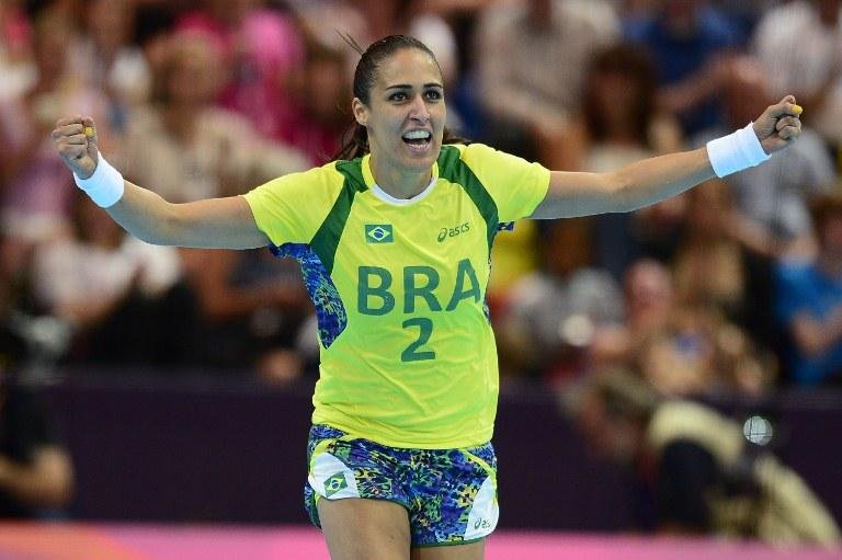 Fabiana Diniz comemora a vit&oacute;ria contra a Cro&aacute;cia