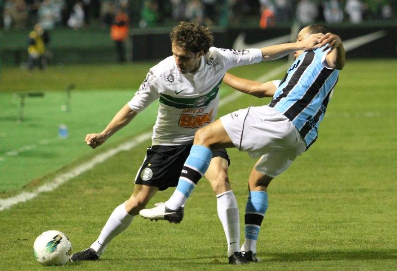 Gr&ecirc;mio perde para o Coritiba e acaba sequ&ecirc;ncia de vit&oacute;rias
