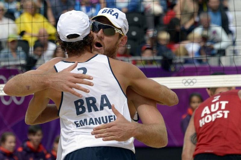 Dupla virou o jogo e venceu por 2 sets a 1