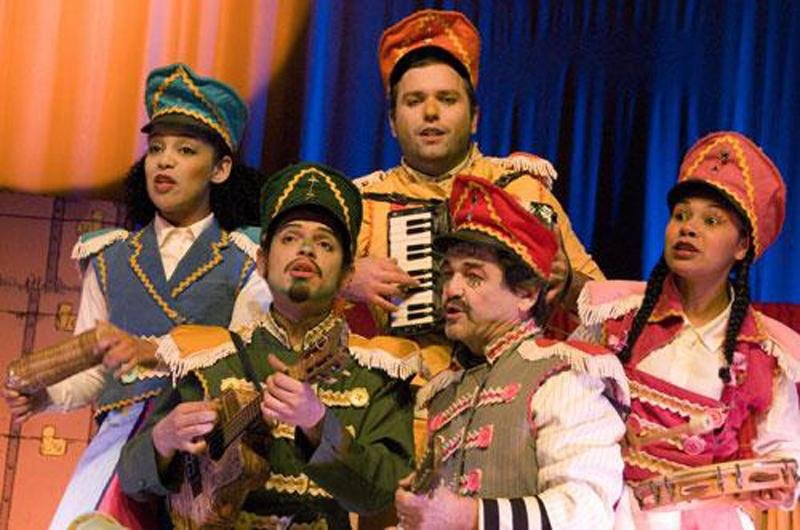 &acute;P&eacute; de Pil&atilde;o&acute;, com atores-m&uacute;sicos, abre a programa&ccedil;&atilde;o de celebra&ccedil;&atilde;o da CCMQ