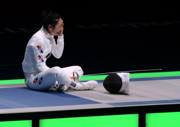 A Lam Shin sentou na pista e ficou por muito tempo