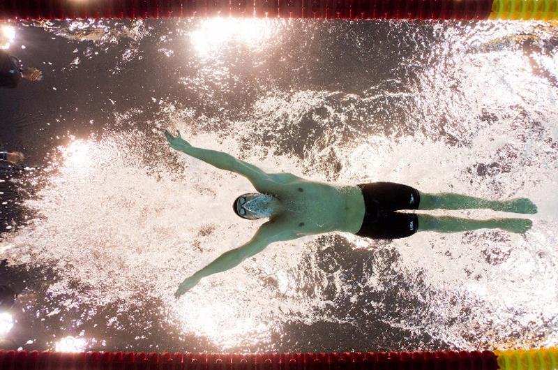 C&acirc;mera aqu&aacute;tica flagra o nadador Tyler Clary competindo