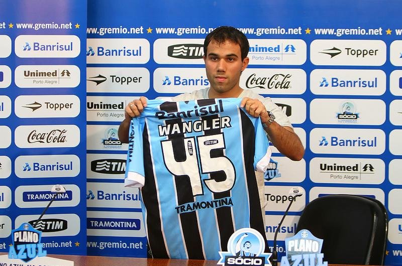 Wangler &eacute; apresentado ao Gr&ecirc;mio e promete