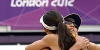Talita e Maria Elisa vencem e confirmam liderança no vôlei de praia