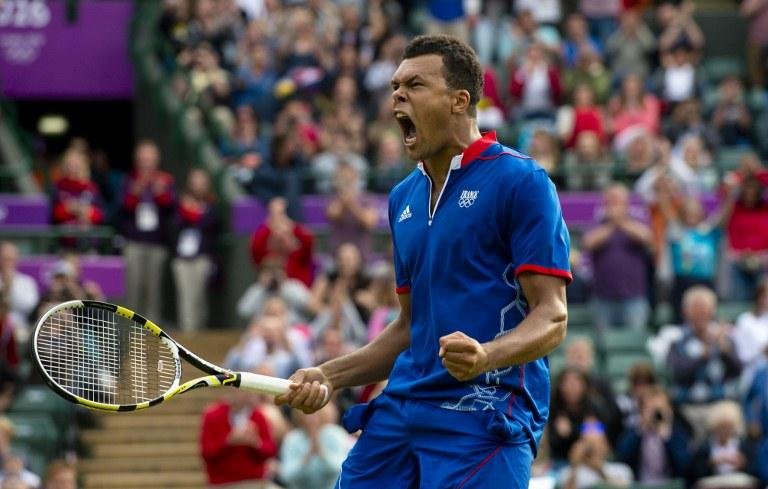 Tenista franc&ecirc;s Jo-Wilfried Tsonga comemora vit&oacute;ria em Londres