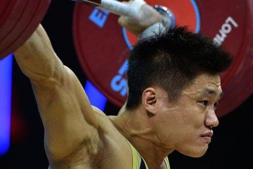Chin&ecirc;s bate recorde mundial no levantamento de peso