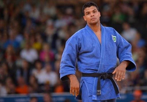 Luciano Corr&ecirc;a aplicou um ippon em Oumar Kone, de Mali 