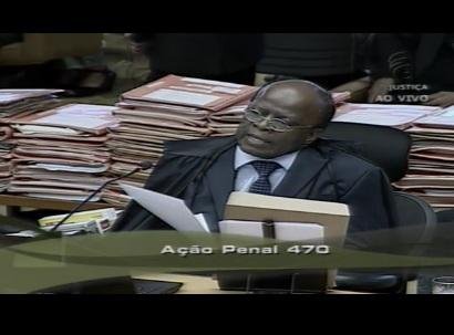 Ministro Joaquim Barbosa &eacute; relator do processo do mensal&atilde;o