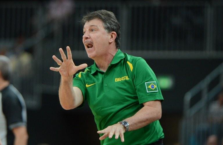 Ruben Magnano cobrou rea&ccedil;&atilde;o e mudou marcadores na virada de tempo