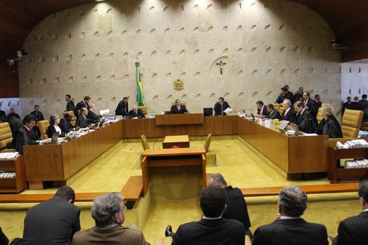 Sess&atilde;o no STF come&ccedil;ou por volta das 14h30 desta quinta-feira
