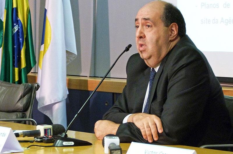 O presidente da Anatel, Jo&atilde;o Rezende, em entrevista coletiva sobre a retomada da venda de novas linhas de celular