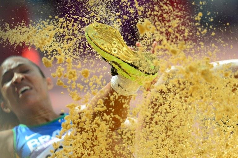 Keila Costa termina em 20&ordm; e fica fora da final no salto triplo 
