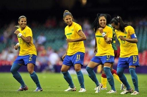 Meninas do Brasil buscam vaga na semifinal do futebol em Londres 