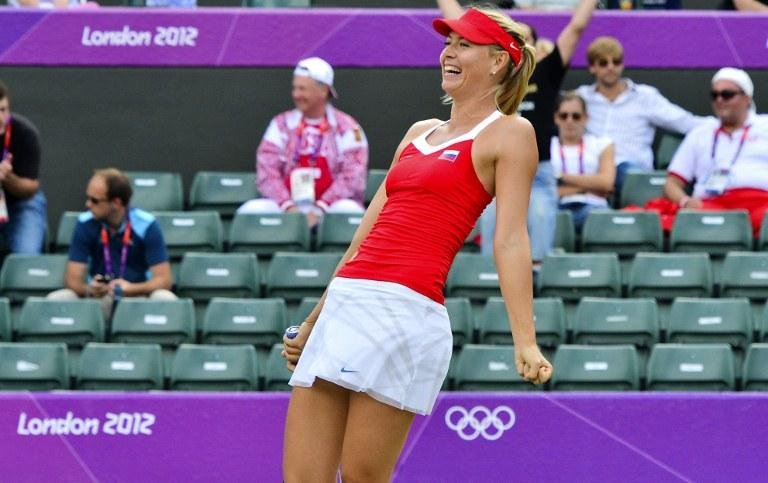 Sharapova comemora vaga na final em Londres