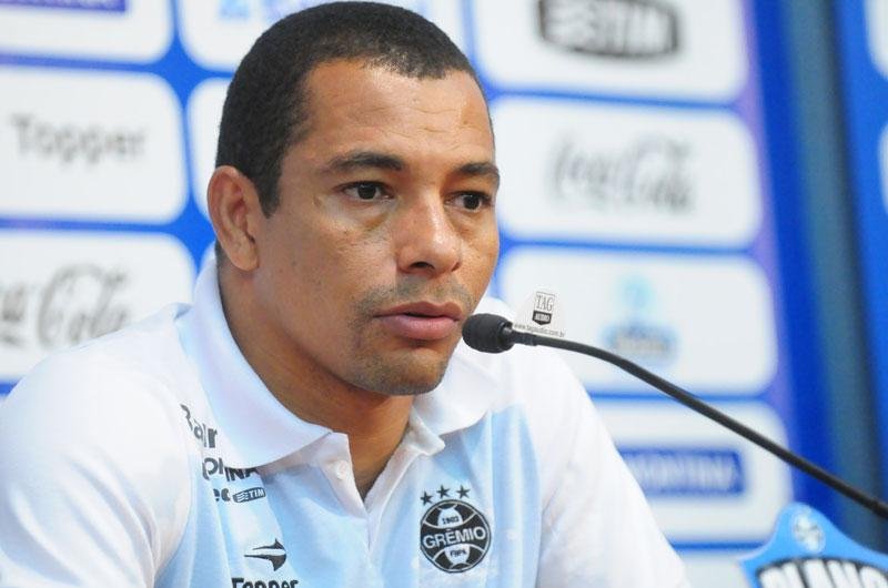 ``Gr&ecirc;mio mudou bastante depois de Caio J&uacute;nior&acute;&acute;, destaca Gilberto Silva
