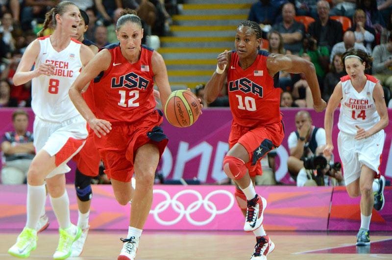 Americanas batem a Rep&uacute;blica Tcheca e seguem invictas no basquete