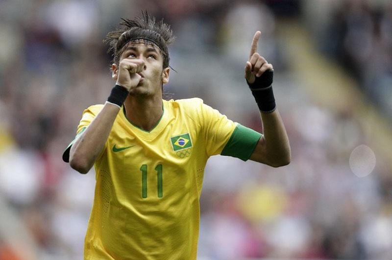 Neymar destaca  &acute;cabe&ccedil;a` para superar for&ccedil;a f&iacute;sica de Honduras