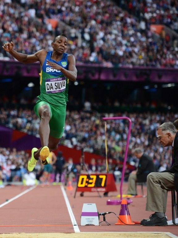 Brasileiro fica sem medalha na final do salto em dist&acirc;ncia