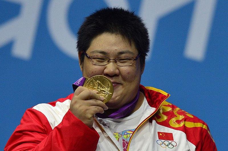 Zhou Lulu levantou um total de 333 kg