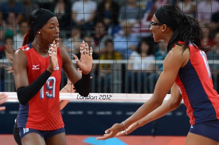 EUA derrota Turquia e mant&ecirc;m Brasil vivo no v&ocirc;lei feminino