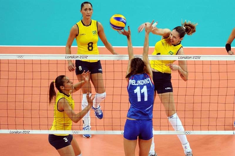Pressionada, sele&ccedil;&atilde;o derrotou S&eacute;rvia por 3 sets a 0 com tranquilidade