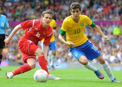 Oscar herdou camisa de Drogba e vestira a 11 no Chelsea