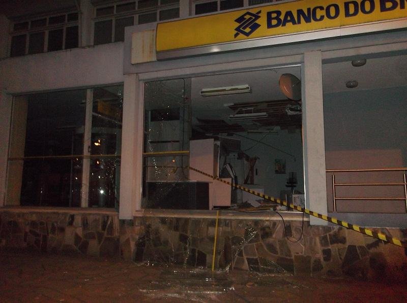 Grupo fugiu sem levar dinheiro dos caixas