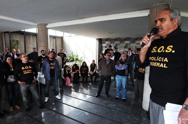 Agentes se reuniram na sede da PF em Porto Alegre