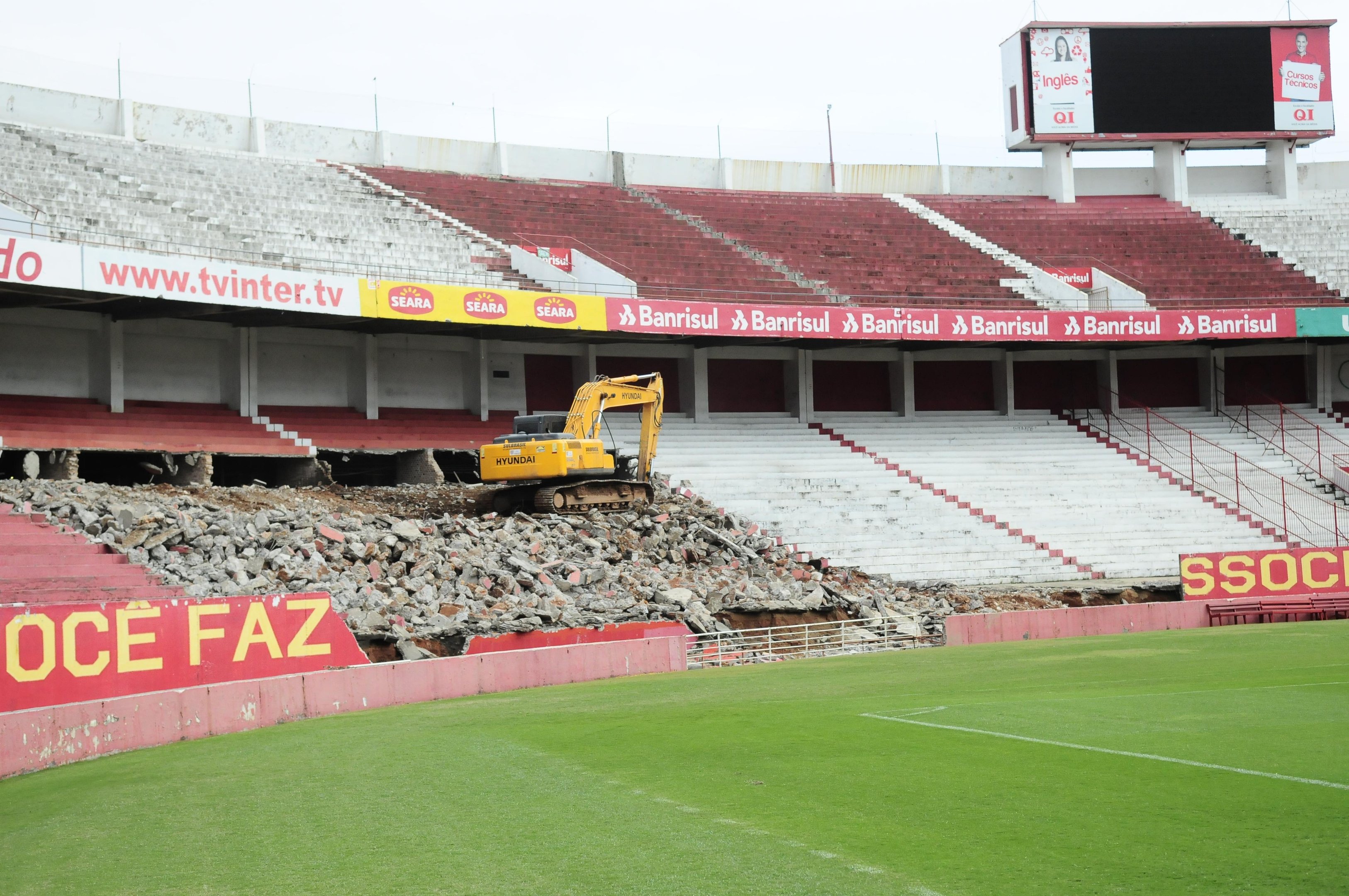 Gre-Nal com torcida &uacute;nica por conta de obras no Beira-Rio divide clubes