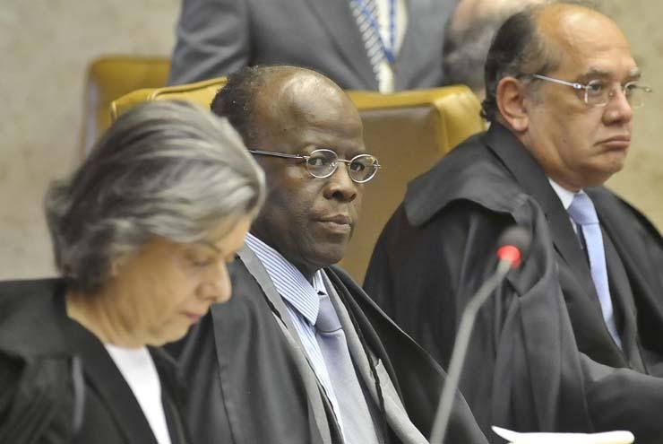 Ministros acompanham defesa dos r&eacute;us do mensal&atilde;o no plen&aacute;rio do STF